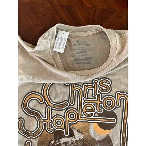 NWOT Chris Stapleton Graphic Tee Retro Tour Songs T-Shirt Men’s L Tan - Picture 2 of 9